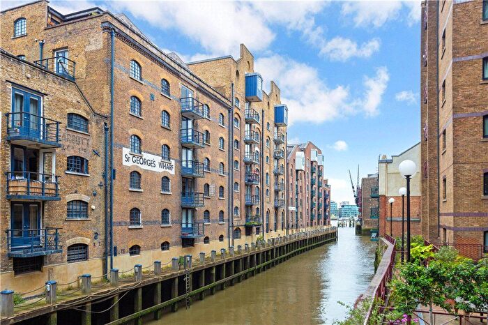 2 Bedroom Flat To Rent In St. Saviours Wharf, Shad Thames, London, SE1