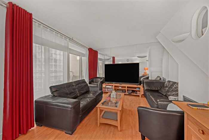 2 Bedroom Flat To Rent In Centre Point House, A St. Giles High Street, WC2H