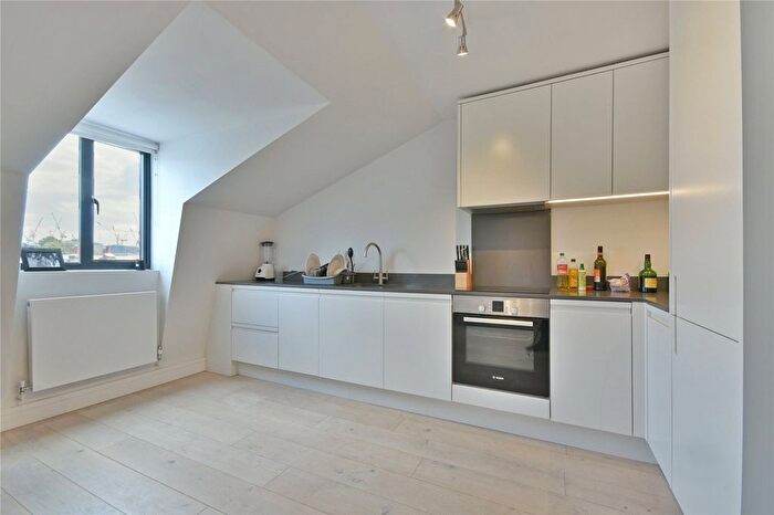 2 Bedroom Flat To Rent In Camden High Street, Camden Town, NW1