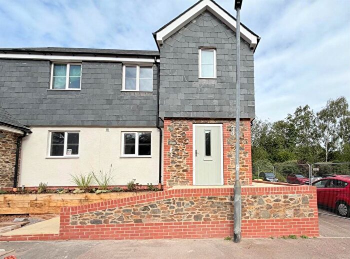 3 Bedroom Semi Detached House For Sale In Quarryman Close, Bampton, EX16