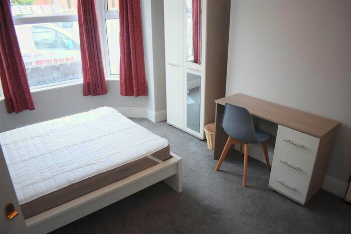 4 Bedroom Terraced House To Rent In Somers Road, Southsea, PO5