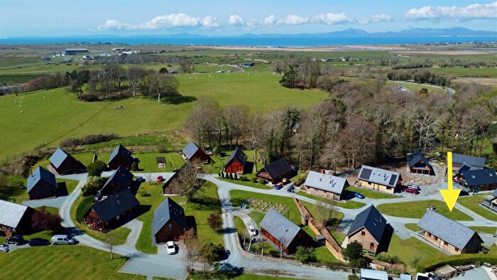 3 Bedroom Chalet For Sale In Llanbedr, LL45