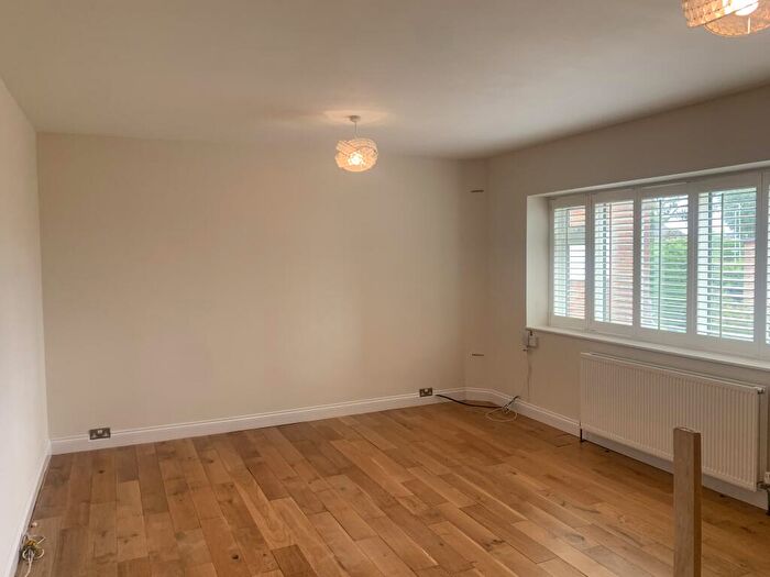 2 Bedroom Apartment To Rent In Woodland Court, BN3