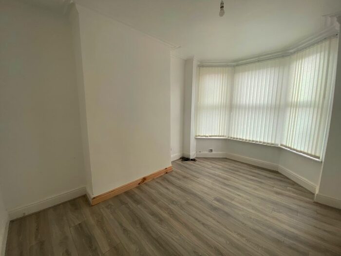 4 Bedroom Property To Rent In Roundhay Crescent, Chapel Allerton, Leeds, LS8