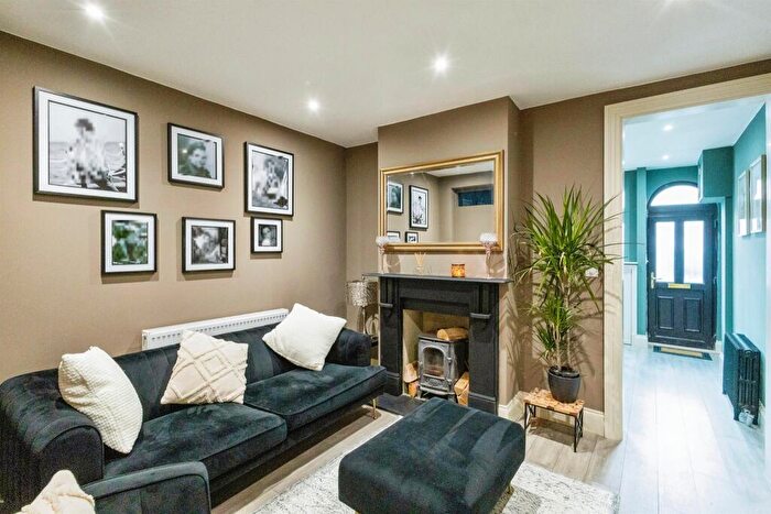 3 Bedroom Terraced House For Sale In Toronto Road, Portsmouth, PO2