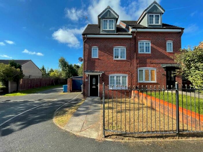 3 Bedroom Semi-Detached House To Rent In Springvale Close, Liverpool, L32