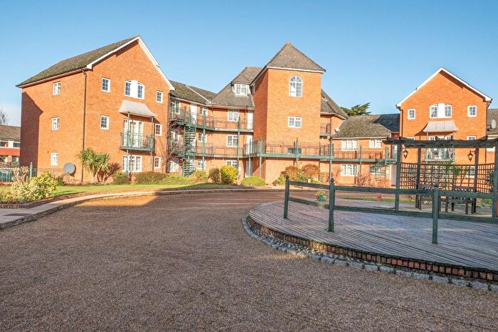 2 Bedroom Flat For Sale In Knights Place, Windsor, SL4