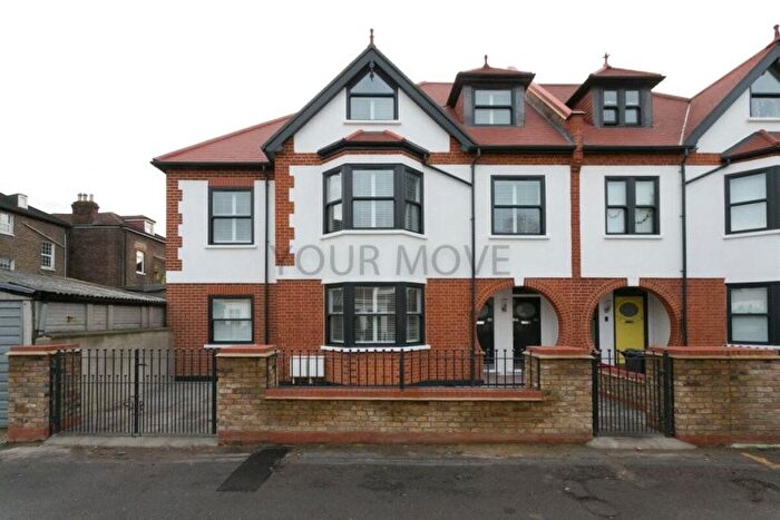 2 Bedroom Flat To Rent In Tennyson Road, Leyton, E10