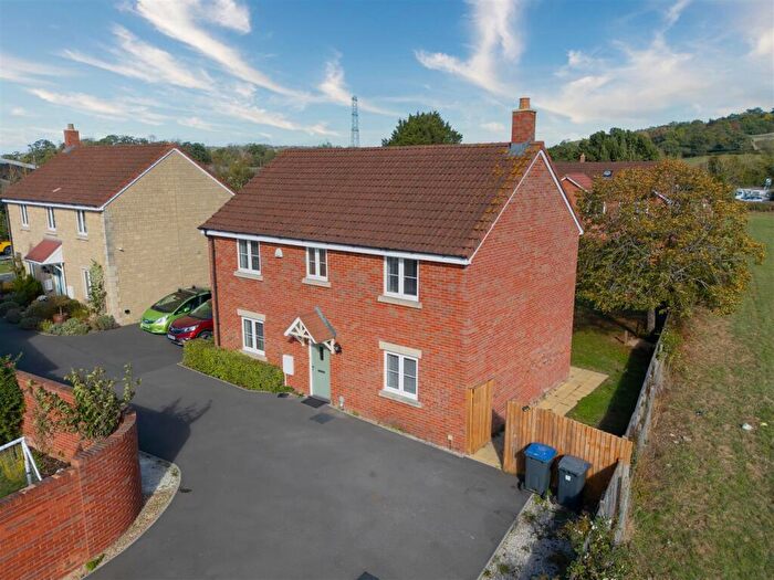 4 Bedroom Detached House For Sale In Lopes Close, Melksham, SN12