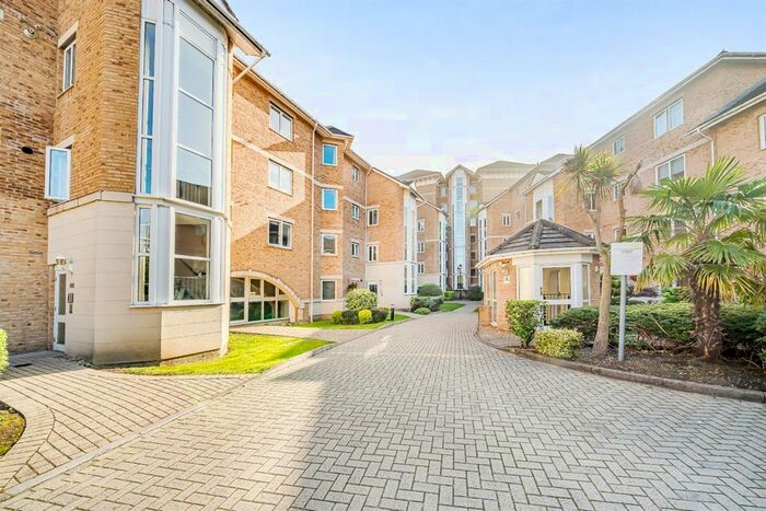 2 Bedroom Flat To Rent In Blakes Quay, Reading, RG1