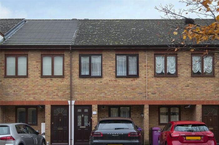 2 Bedroom Detached House To Rent In Hewison Street, Bow, London, E3