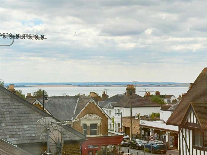 2 Bedroom Maisonette For Sale In Leigh On Sea * * Full Freehold Included *, SS9