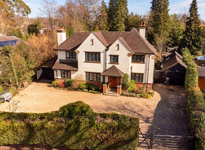 5 Bedroom Detached House For Sale In Yew Lane, East Grinstead, RH19