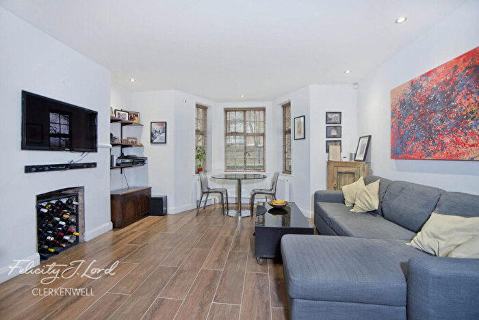 2 Bedroom Apartment To Rent In Myddelton Passage, London, EC1R