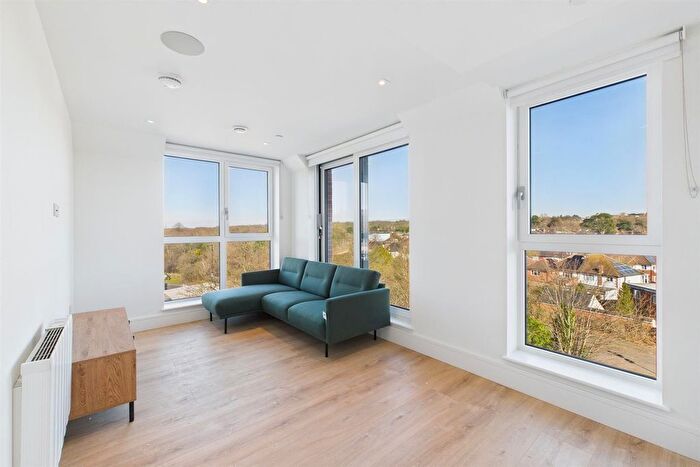 2 Bedroom Flat To Rent In Coombe Hill House, London, SW20