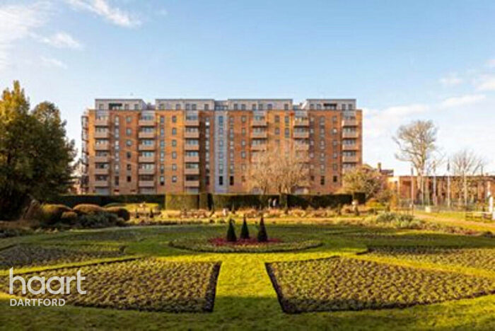 1 Bedroom Apartment For Sale In Founders Court, Dartford, DA1
