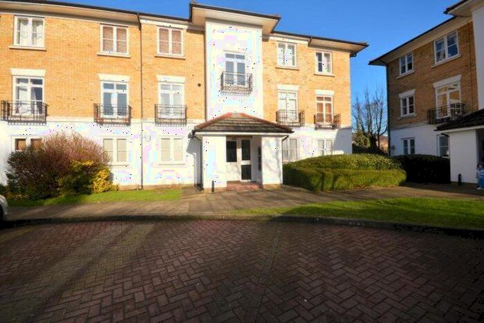1 Bedroom Flat To Rent In Kingswood Drive, Sutton, SM2