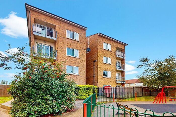2 Bedroom Flat To Rent In Gateway Court, Greater London, UB2