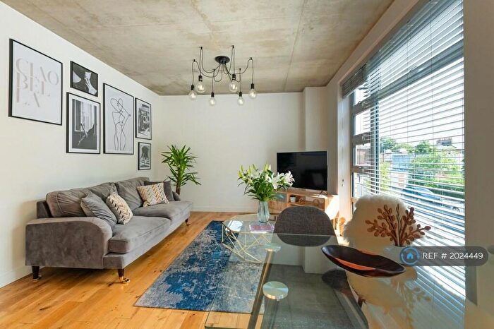 2 Bedroom Flat To Rent In Parkgate, London, N1