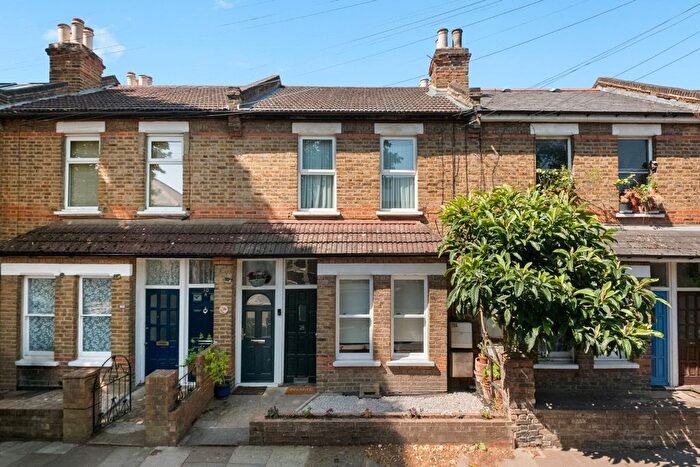 1 Bedroom Maisonette For Sale In Grosvenor Road, Hanwell, W7
