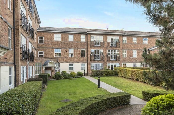2 Bedroom Apartment To Rent In Rectory Court, High Road, South Woodford, London, E18
