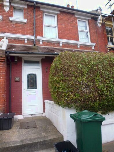 3 Bedroom Terraced House To Rent In Redvers Road, Brighton, East Sussex, BN2
