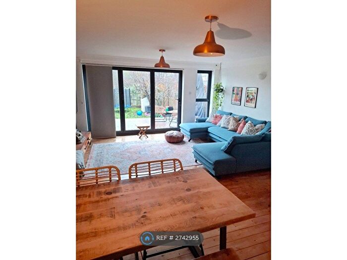 4 Bedroom Terraced House To Rent In Riversmeet, Hertford, SG14