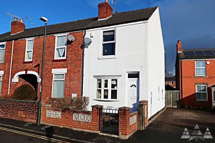 2 Bedroom End Of Terrace House To Rent In Barker Lane, Brampton, Chesterfield, Derbyshire, S40