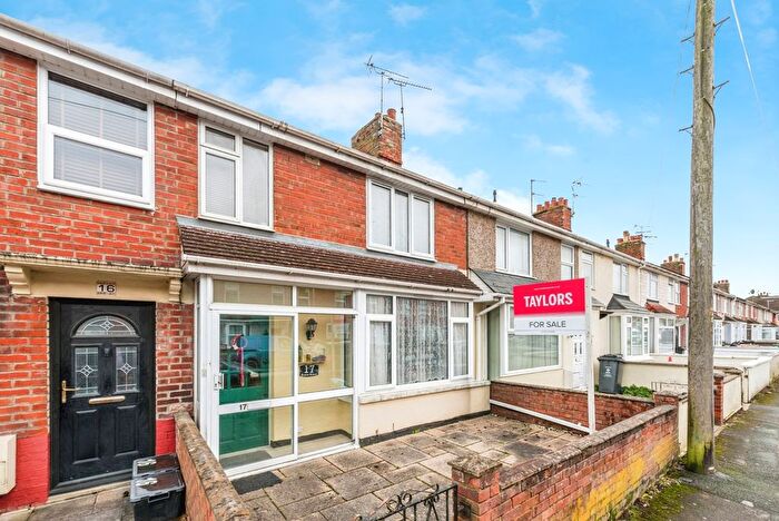 3 Bedroom Terraced House For Sale In Bruce Street, Swindon, Wiltshire, SN2