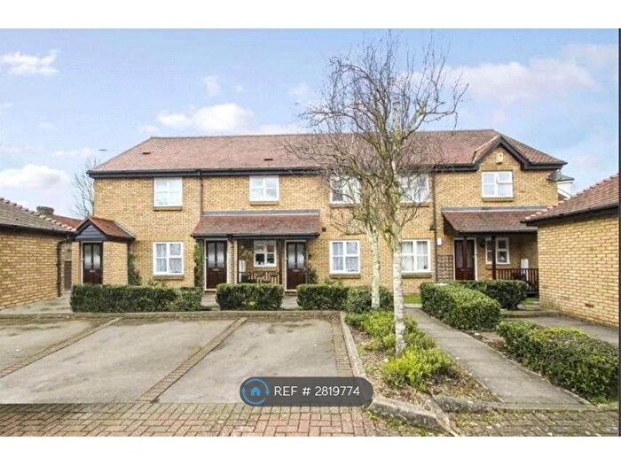 1 Bedroom Flat To Rent In Harmondsworth, West Drayton, UB7