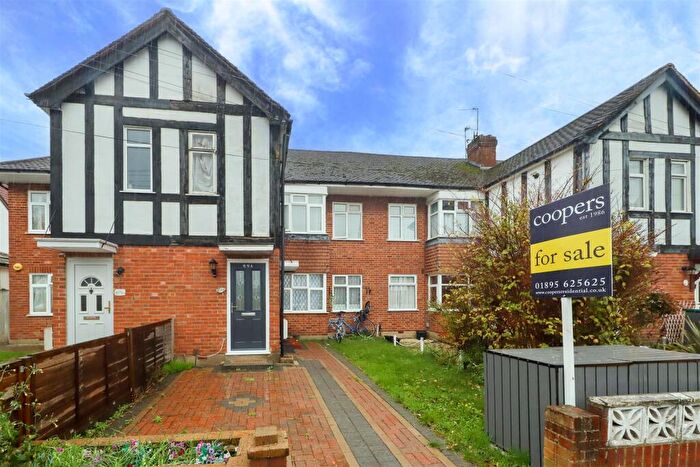 2 Bedroom Maisonette For Sale In Beechwood Avenue, Ruislip, HA4