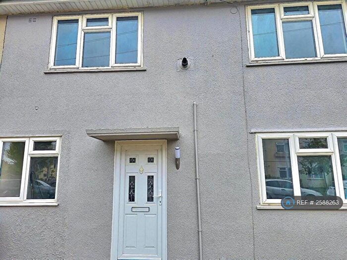 3 Bedroom Terraced House To Rent In Delamere Road, Chelmsford, CM1