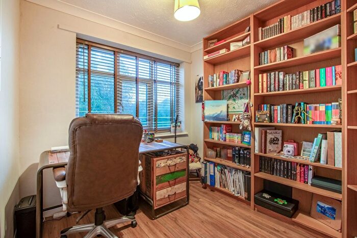 4 Bedroom Detached House For Sale In Standbridge Lane, Wakefield, WF2