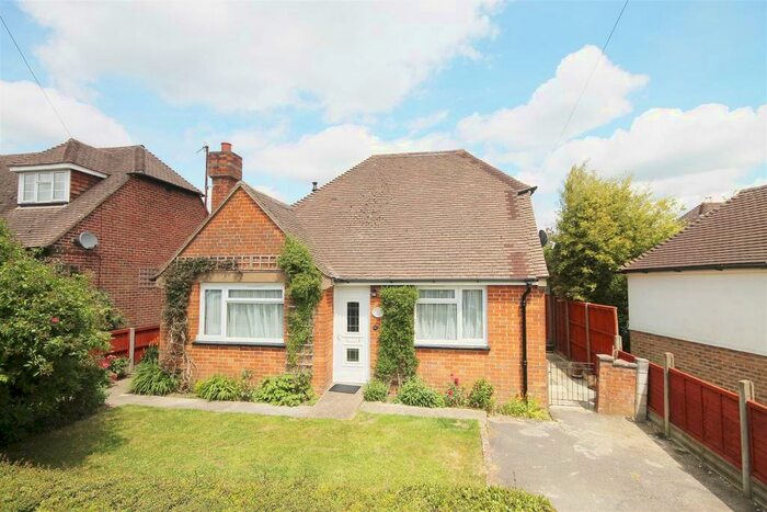 3 Bedroom Detached House To Rent In Vale Road, Haywards Heath, West Sussex, RH16