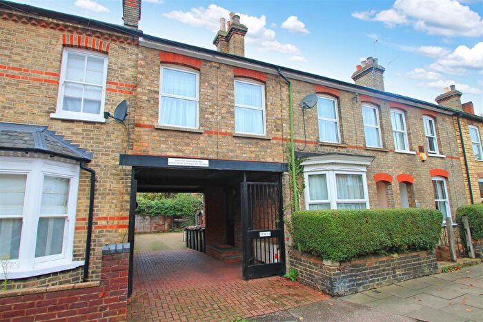 2 Bedroom Maisonette For Sale In Howbury Street, Bedford, MK40