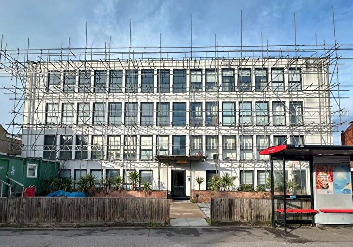1 Bedroom Flat For Sale In Flat Park House, Burlington Road, New Malden, Surrey, KT3