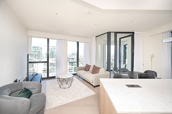 2 Bedroom Flat To Rent In River Park Tower, Nine Elms Lane, London, SW8