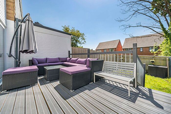 3 Bedroom Terraced House For Sale In Willow Close, Garsington, OX44