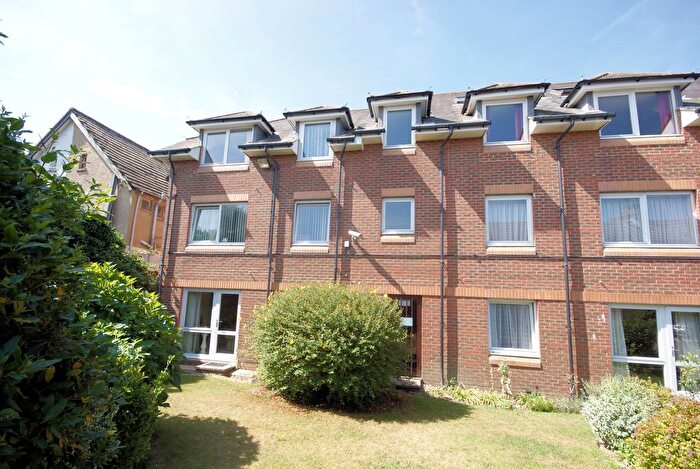 1 Bedroom Flat For Sale In Homeryde House, High Street, Lee-On-The-Solent, PO13