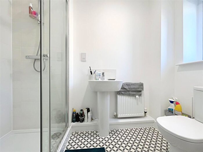 2 Bedroom Apartment For Sale In Trussell Road, Warfield, Bracknell, RG42
