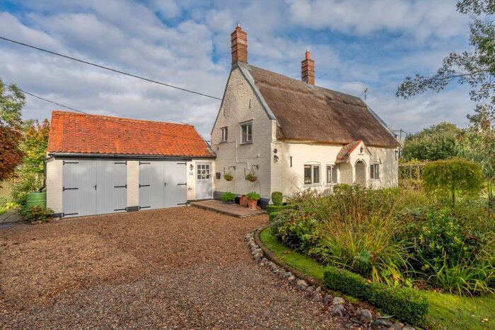 4 Bedroom Cottage For Sale In The Green, North Burlingham, Norwich, NR13