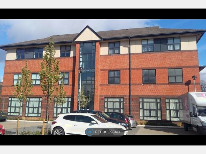 2 Bedroom Flat To Rent In Great North Road, Hatfield AL9