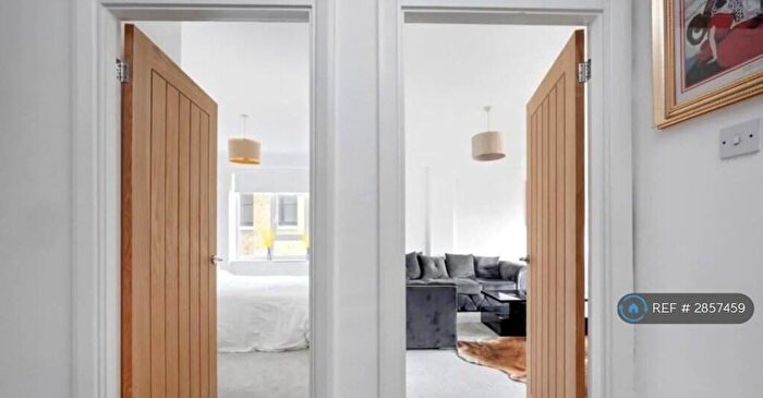 2 Bedroom Flat To Rent In Parking Incl & Pet Friendly, Hove, BN3