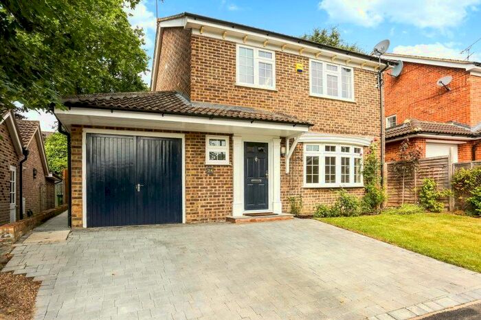 4 Bedroom Detached House To Rent In Chewter Lane, Windlesham, Surrey, GU20