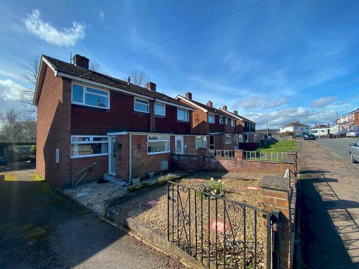 3 Bedroom Semi-Detached House To Rent In Lakeside Avenue, Lydney, Gloucestershire, GL15