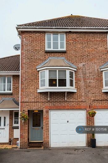 3 Bedroom Terraced House To Rent In Saffron Way, Bournemouth, BH11