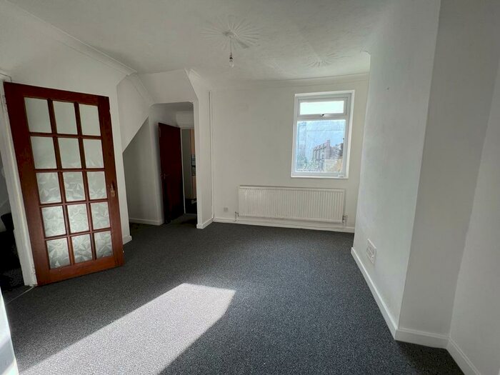 3 Bedroom Terraced House To Rent In Radnor Road, Cardiff(City), CF5