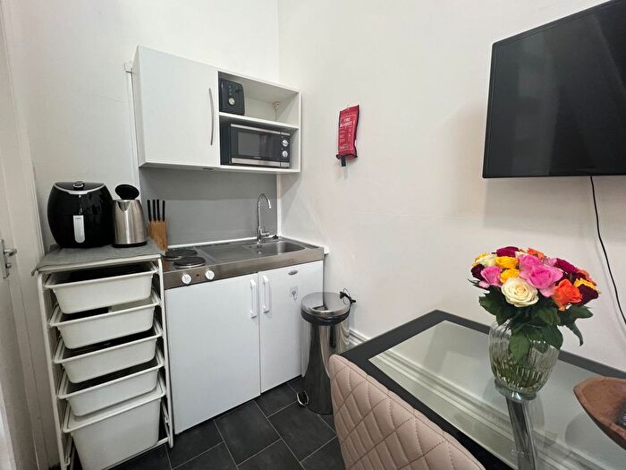 Studio To Rent In Cromwell Road, London, SW7