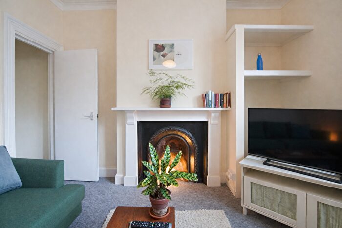 1 Bedroom Flat To Rent In Roslyn Road, Redland, BS6