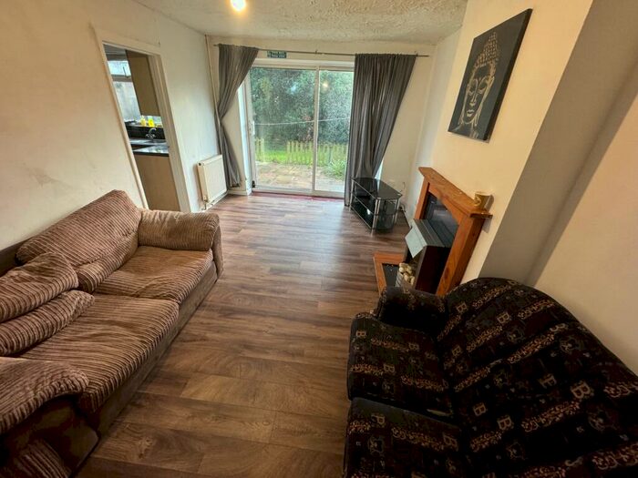 3 Bedroom House To Rent In Frankley Lane, Northfield, Birmingham, B31